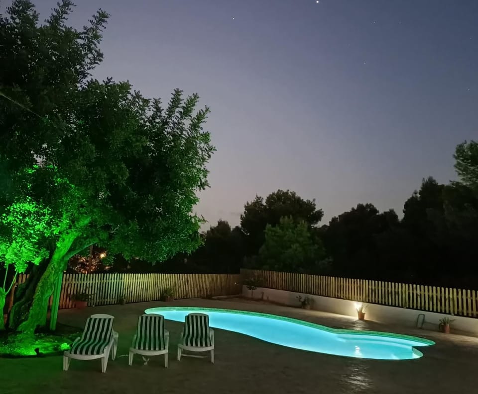 Casa Mariseta y Tonet, naturaleza a 2 km del mar, piscina con jacuzzi House in Calp