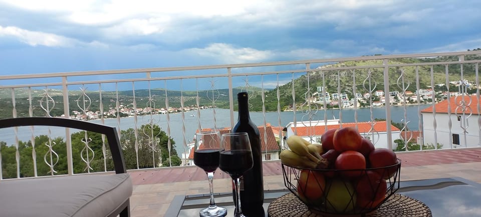 Day, Natural landscape, View (from property/room), Balcony/Terrace, Mountain view, Sea view