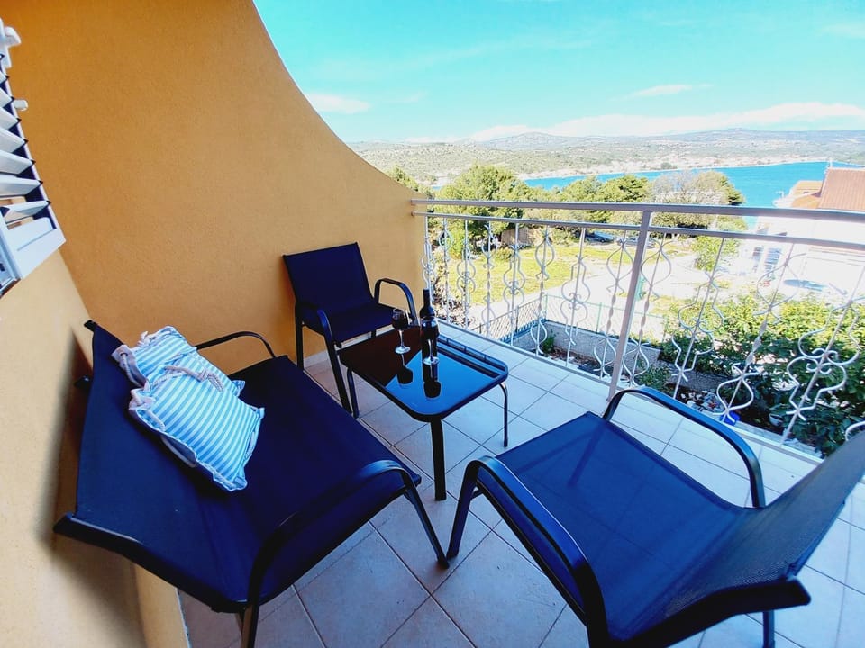 View (from property/room), Balcony/Terrace, Sea view