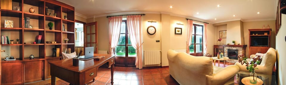 Library, Lounge or bar, Seating area