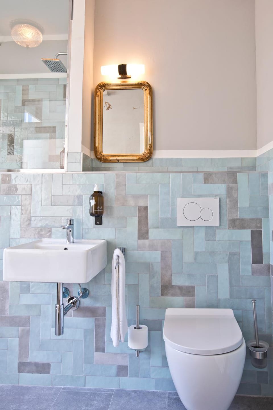 Bathroom, Decorative detail, Decorative detail