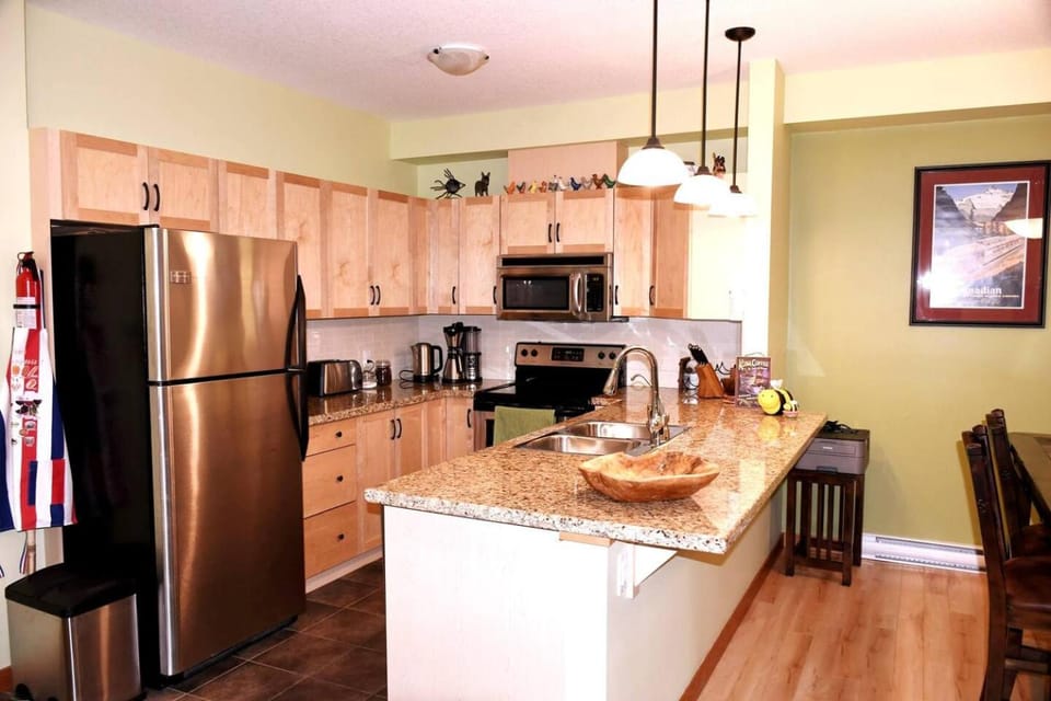 Coffee/tea facilities, Kitchen or kitchenette, dishwasher, oven, pet friendly, stove, toaster, kitchen