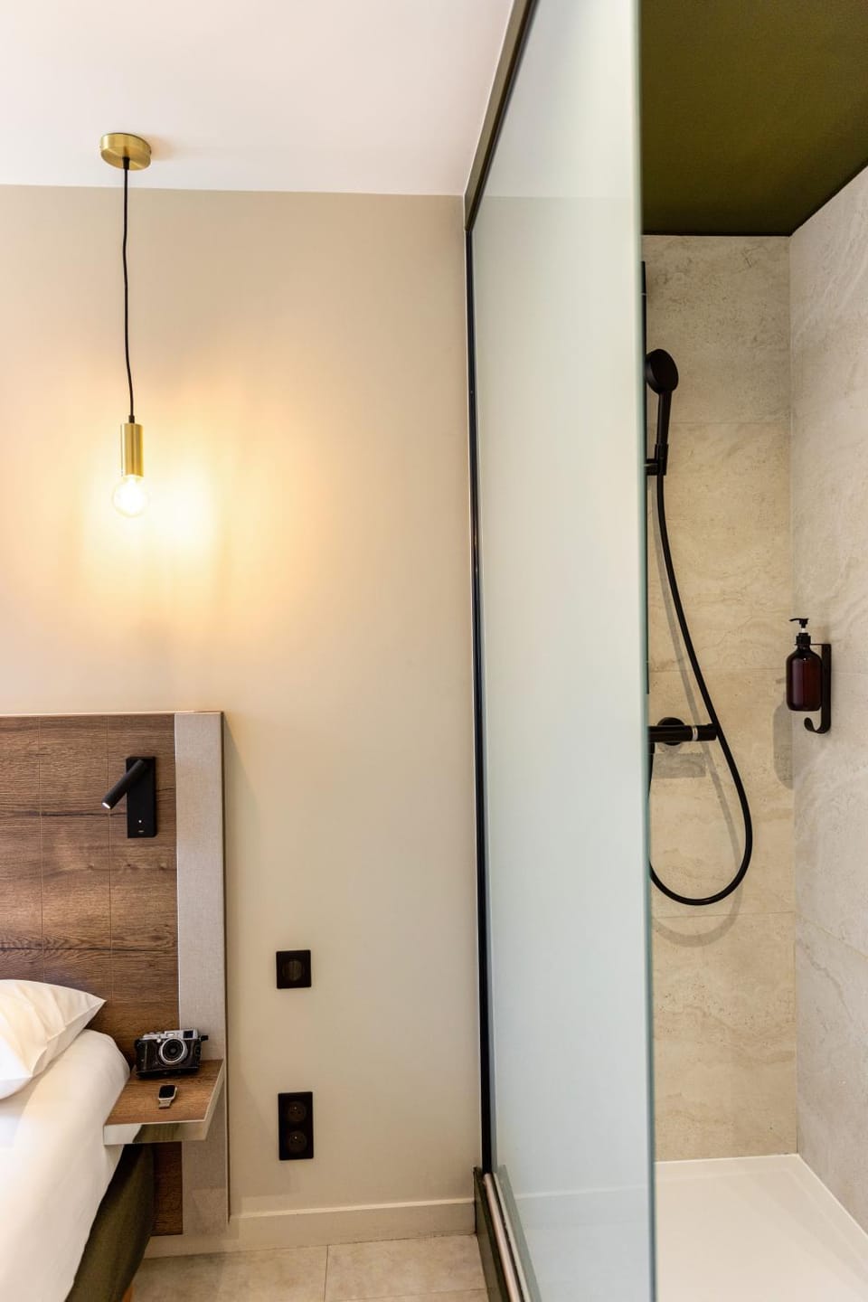 Shower, Bedroom