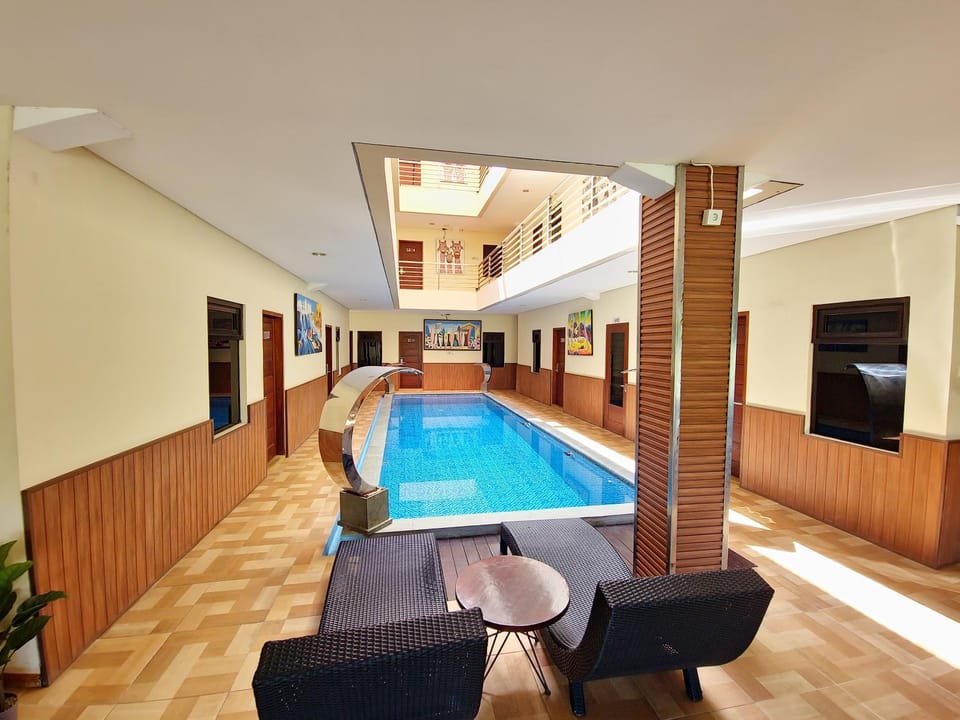 Swimming pool, Swimming pool