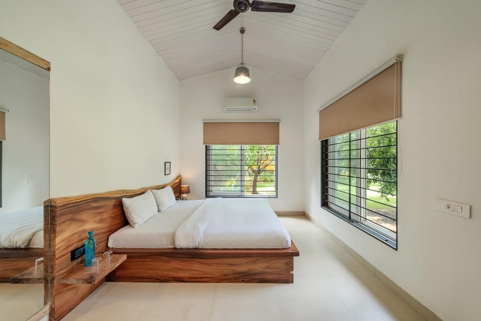 Bed, Photo of the whole room, Bedroom, Garden view, air conditioner
