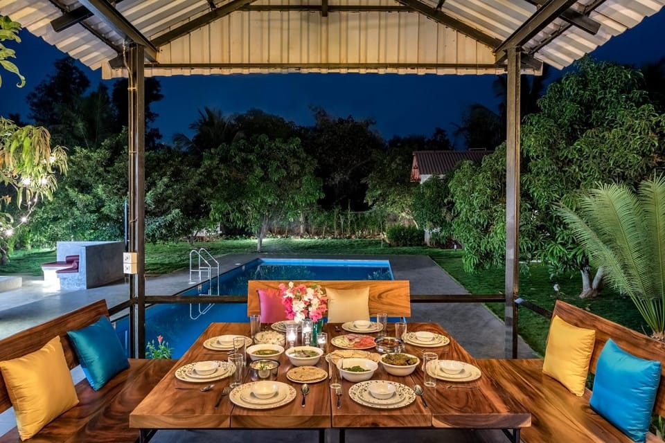 Patio, Night, Garden, View (from property/room), Balcony/Terrace, Food and drinks, Seating area, Dining area, Food, Garden view, Pool view, Swimming pool, Swimming pool, Dinner