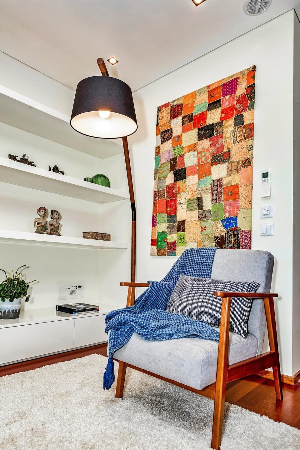 Living room, Decorative detail, Seating area