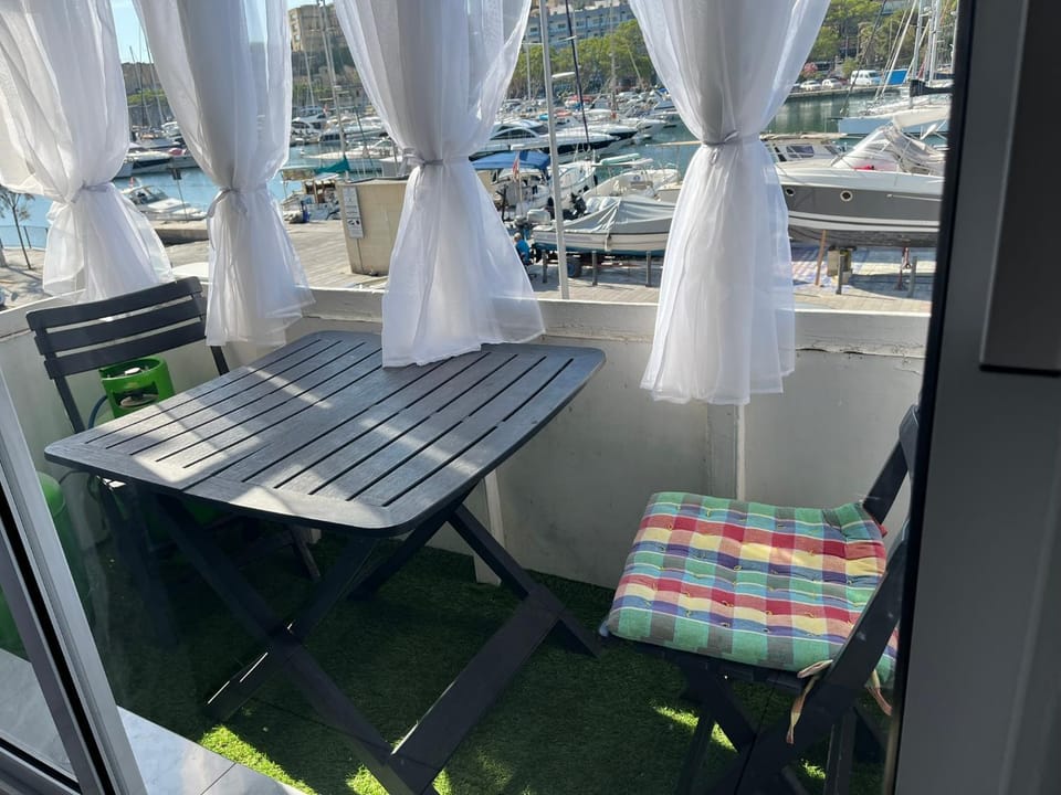 Seafront Room Vacation rental in Malta