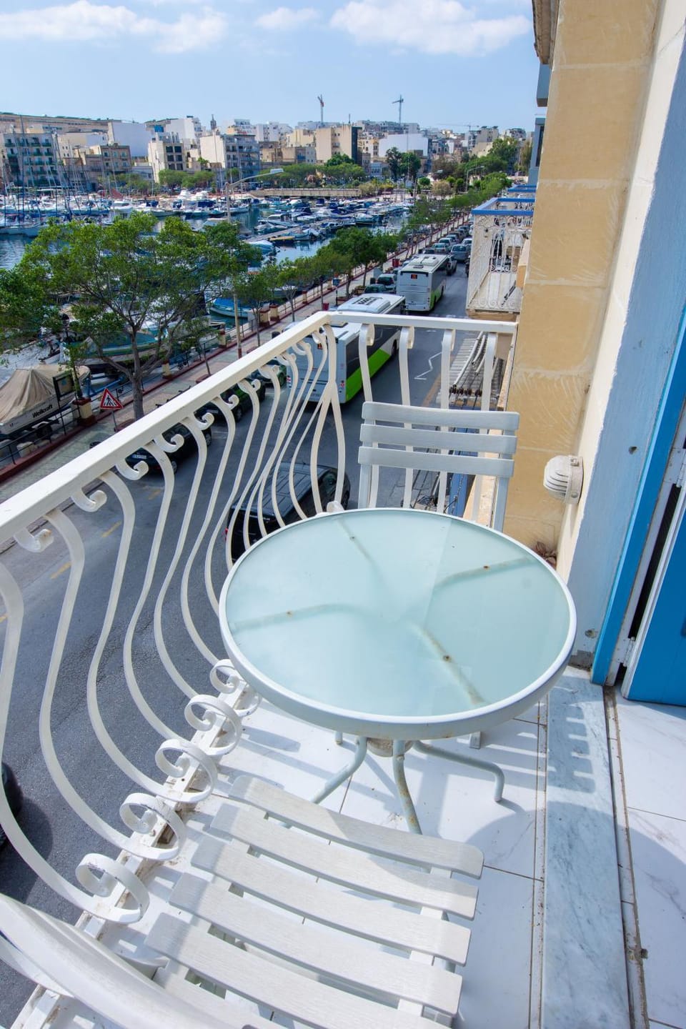 Balcony/Terrace, City view, Street view