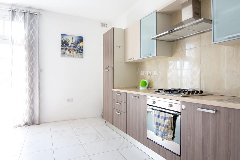Kitchen or kitchenette, Communal kitchen