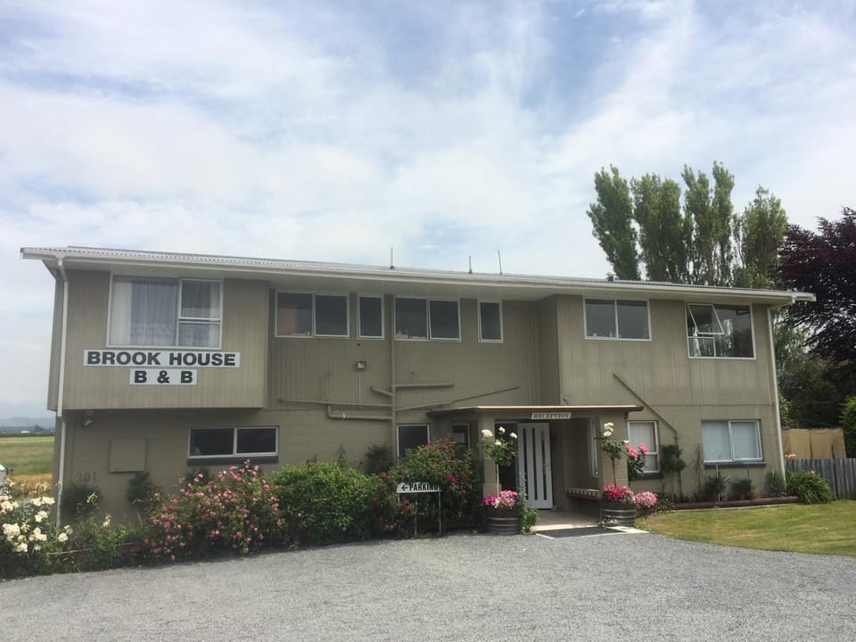 Property building, Facade/entrance