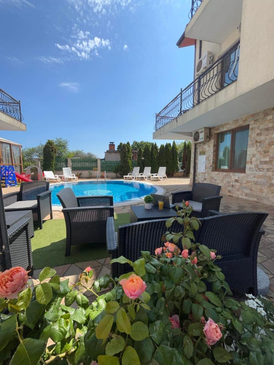 Patio, Garden, Garden view, Pool view, Swimming pool, sunbed