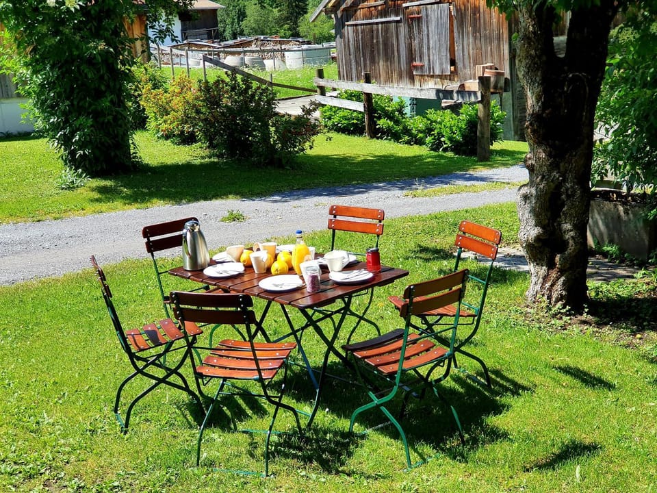 Garden, Breakfast