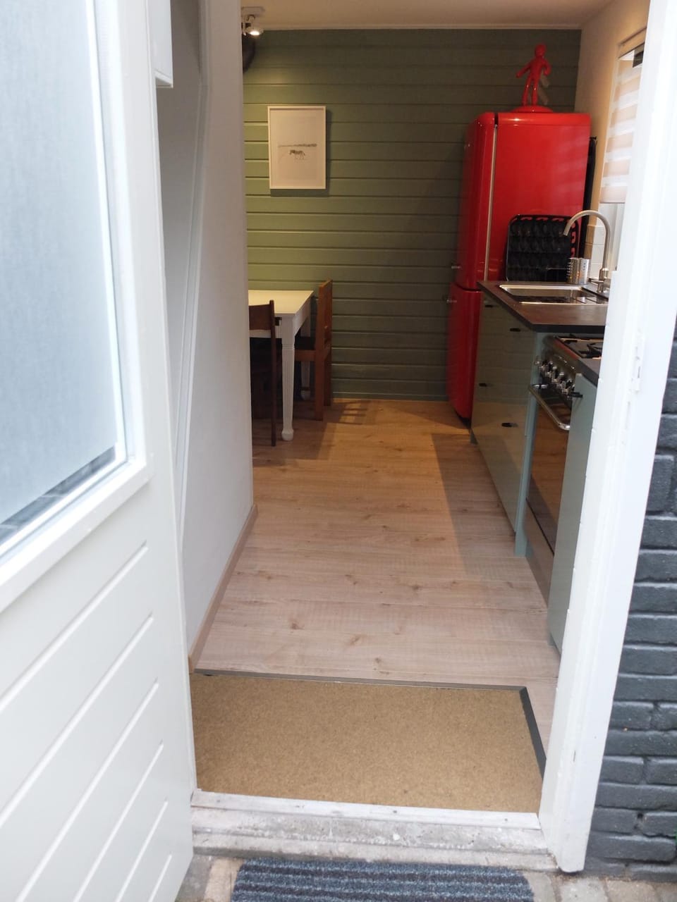 Facade/entrance, Photo of the whole room, On site