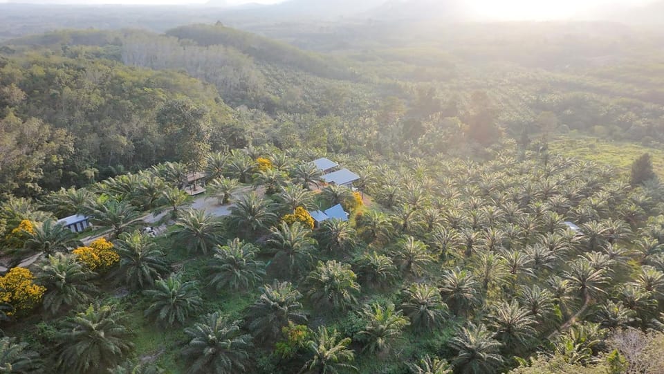 Por Sampao Camp&Resort Campground/ 
RV Resort in Surat Thani Changwat