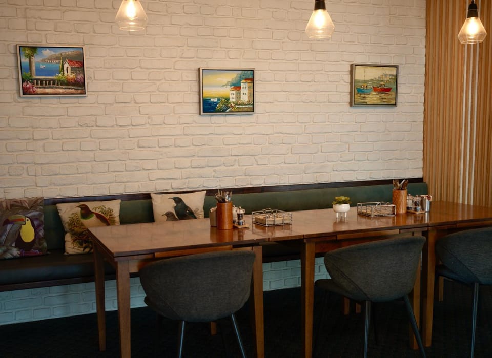 Alpers Lodge & Conference Centre Motel in Auckland