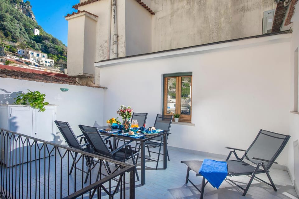 Property building, Balcony/Terrace