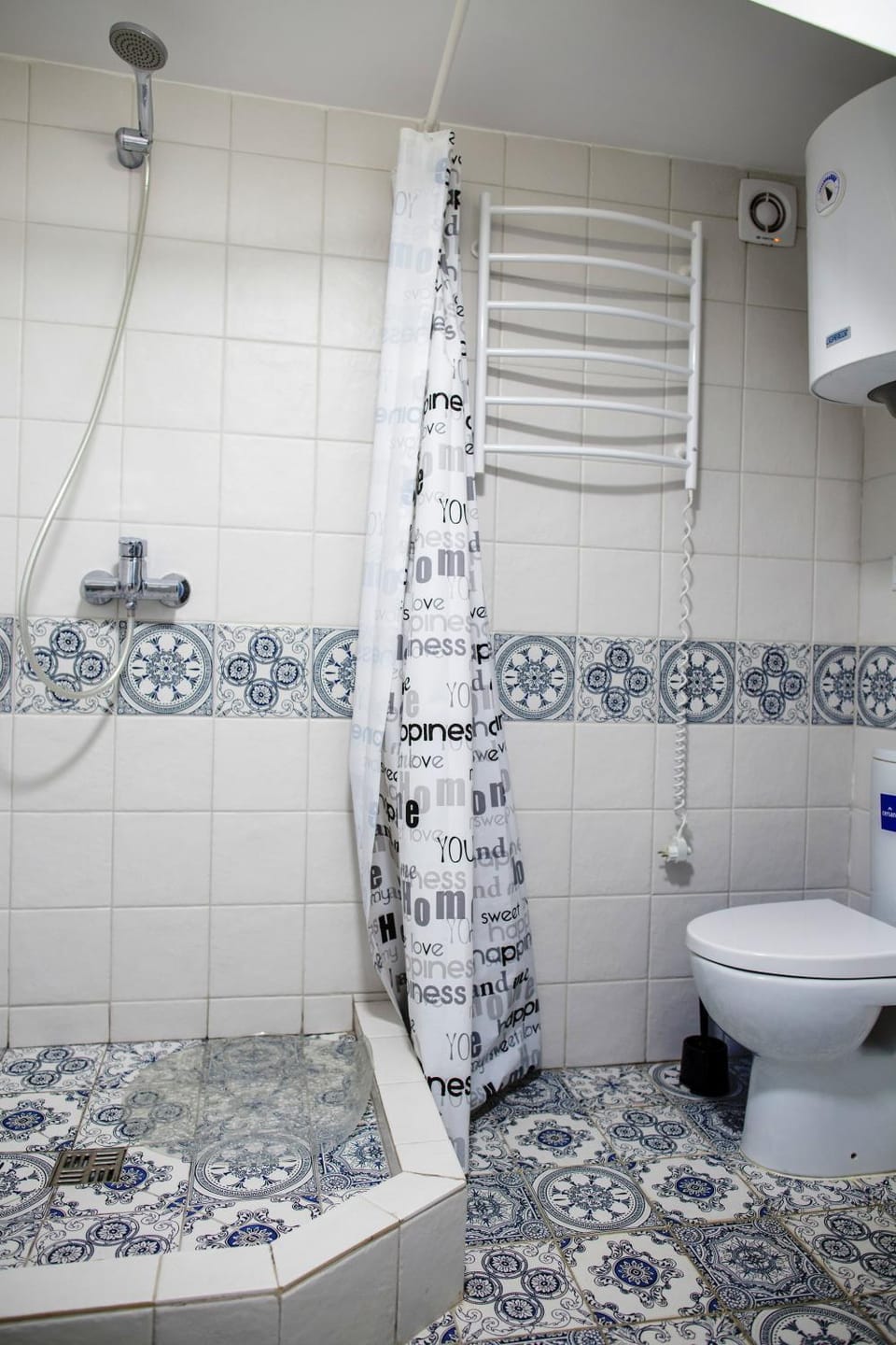 Shower, Toilet