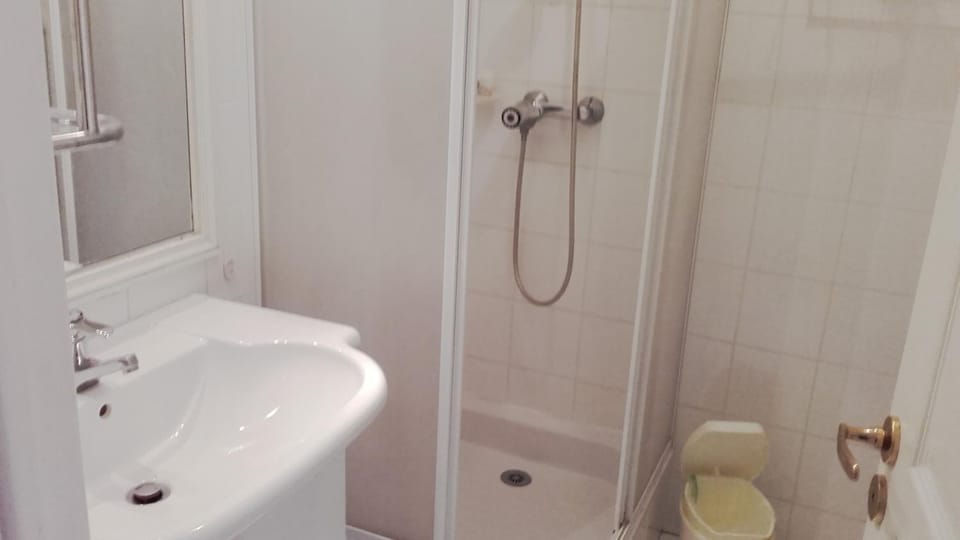 Chez Linette, 22 Place Saint-Roch Apartment in Menton