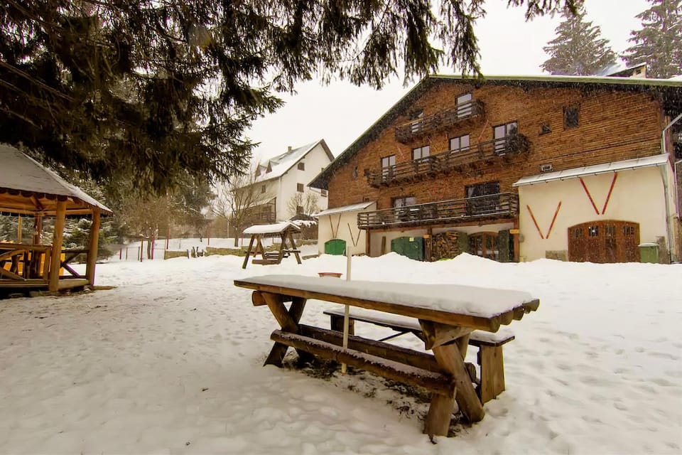 Charming Chalet Timisul de Sus Chalet in Brașov County