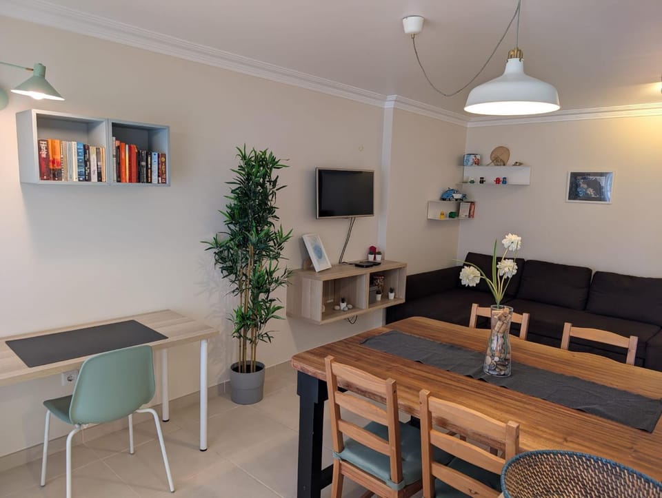 Apartments Baleal: Sunshine by the Pool Apartment in Peniche