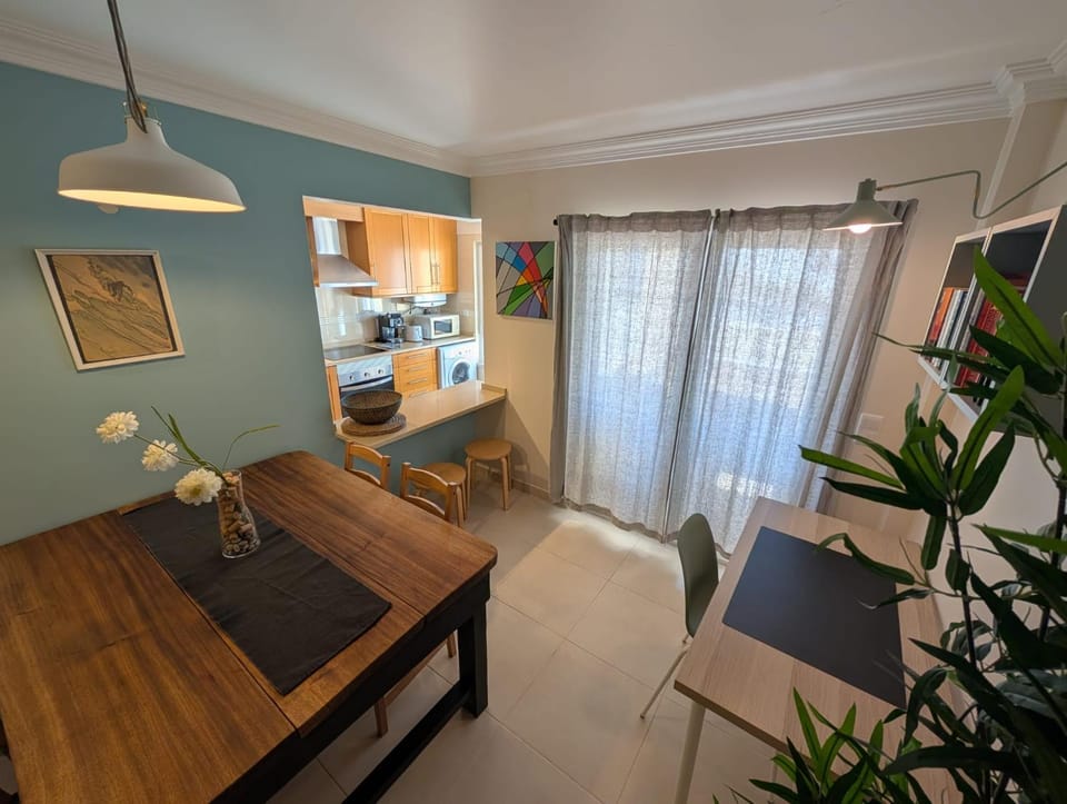 Apartments Baleal: Sunshine by the Pool Apartment in Peniche