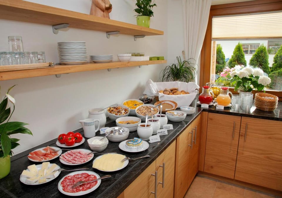 Food and drinks, Breakfast, Buffet breakfast