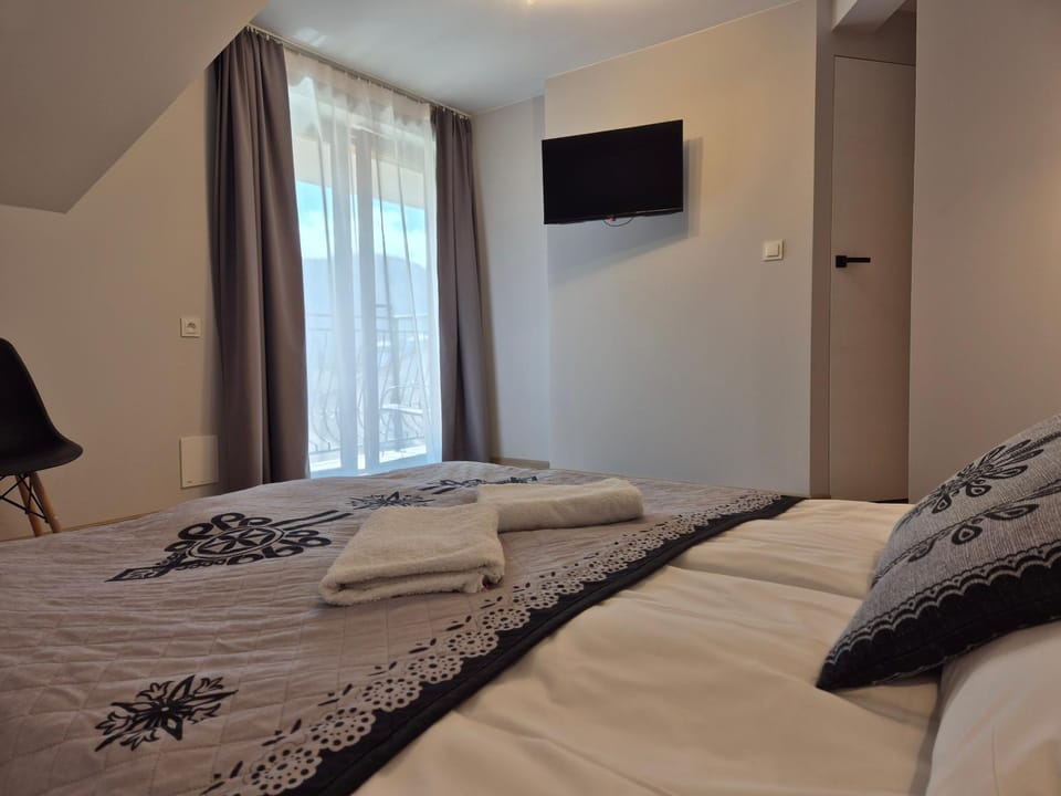Bed, Bathroom, TV and multimedia, Balcony/Terrace