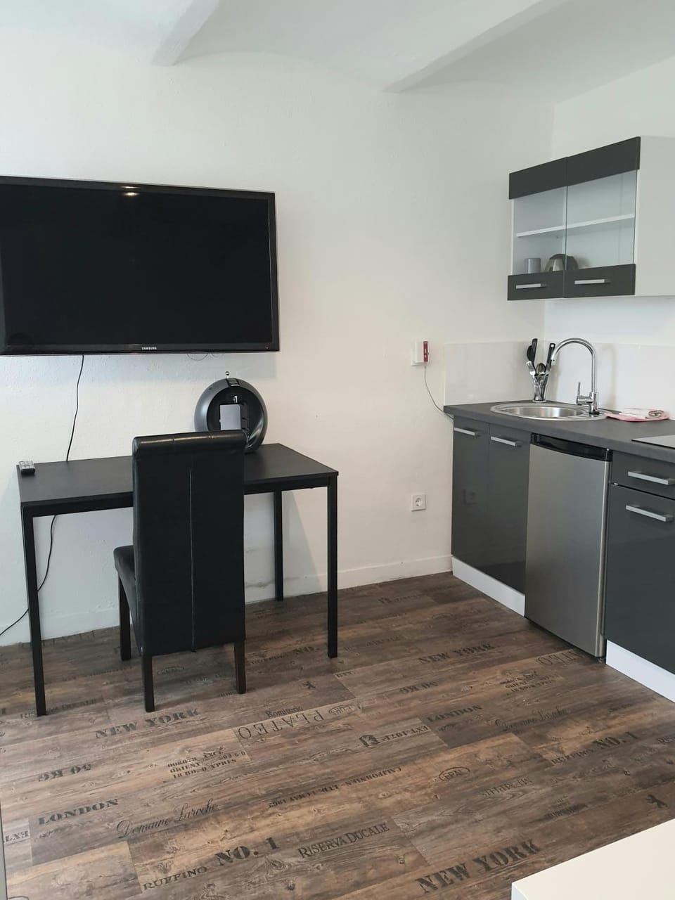 TV and multimedia, Kitchen or kitchenette