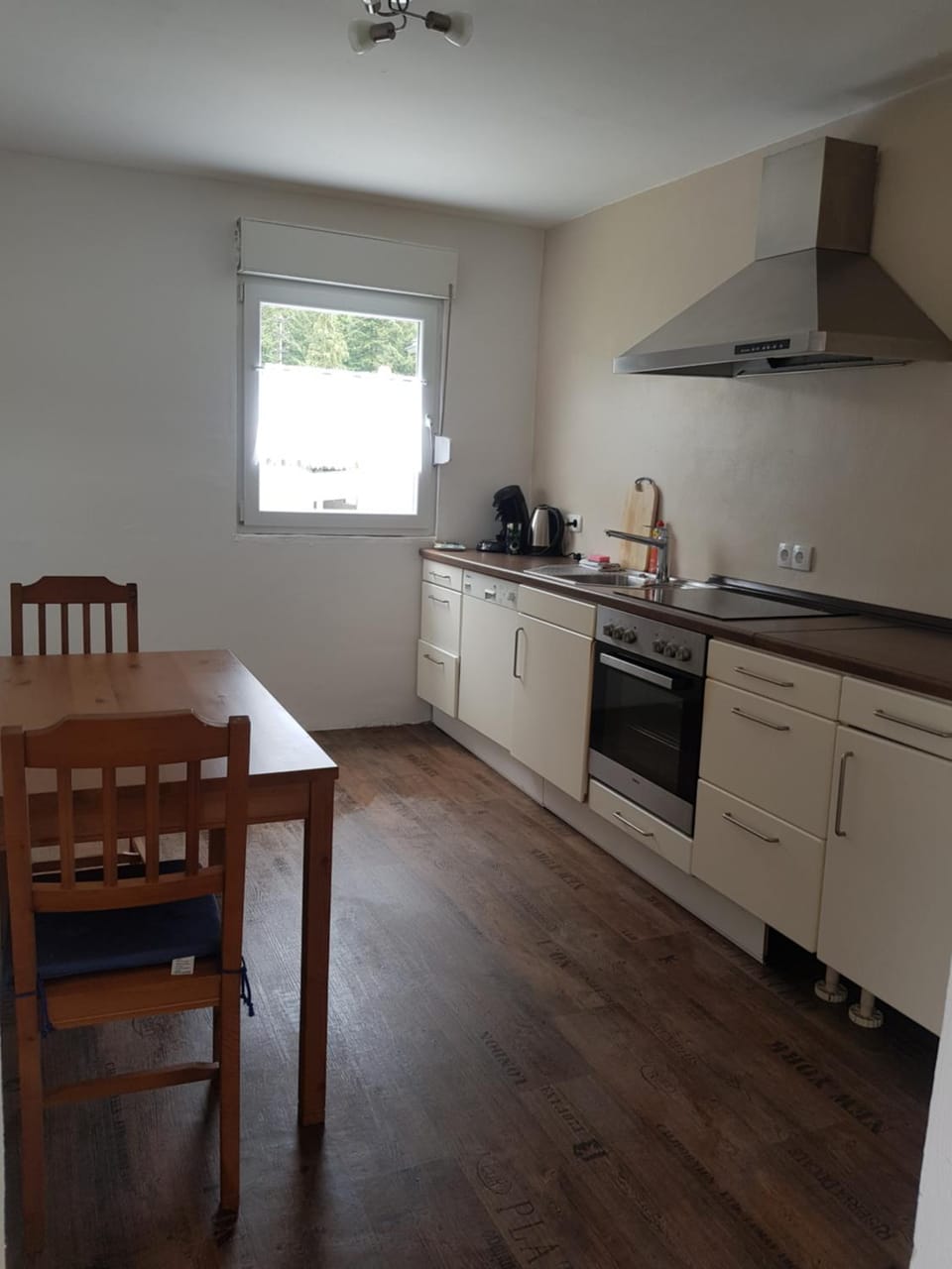 Kitchen or kitchenette, Dining area, pet friendly, stove