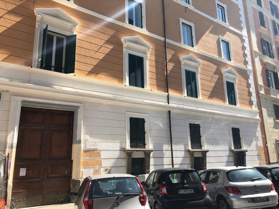 Facade/entrance
