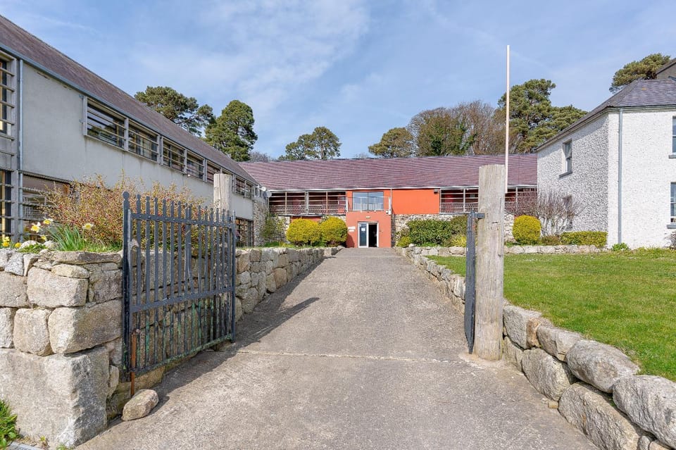 Property building, Street view