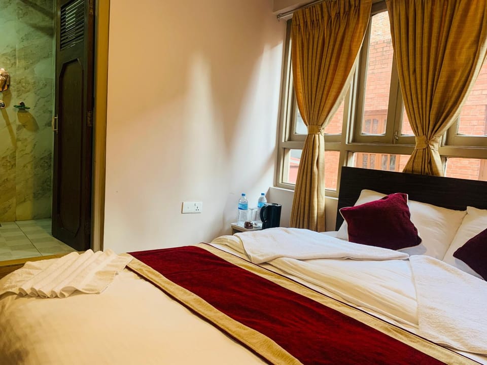 Bed, Bathroom