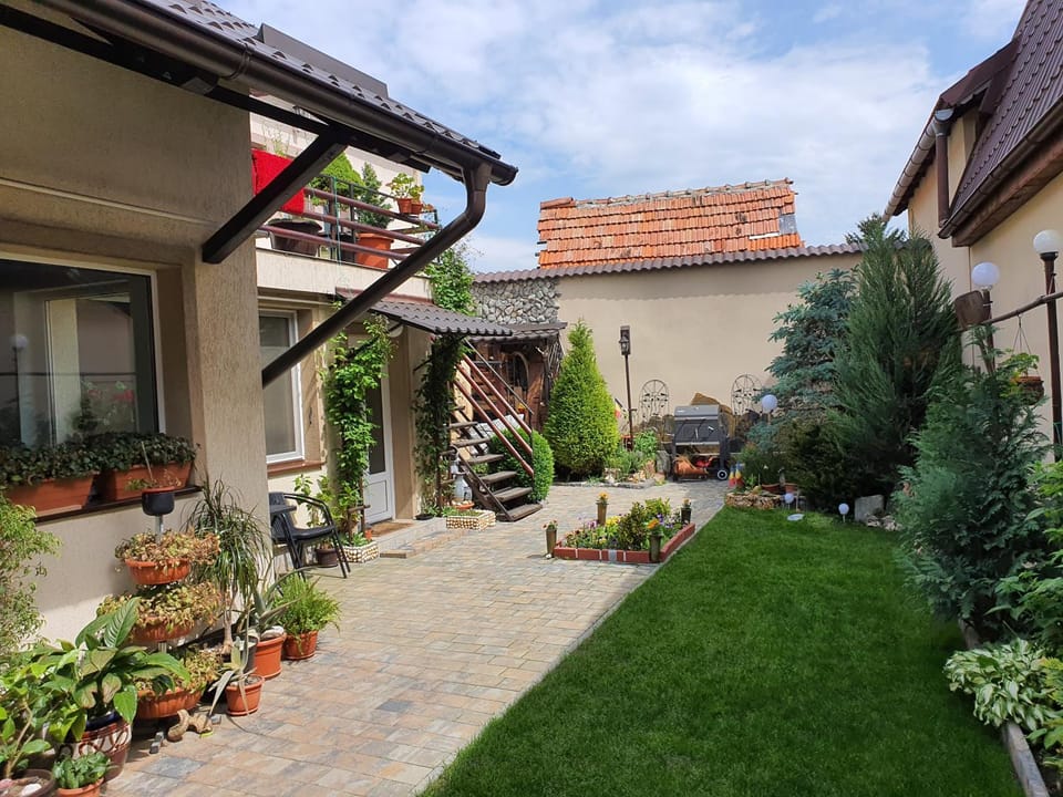Property building, Day, Garden, Garden view