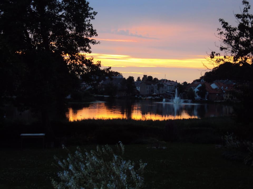 Nearby landmark, Fishing, Beach, On site, Lake view, Area and facilities