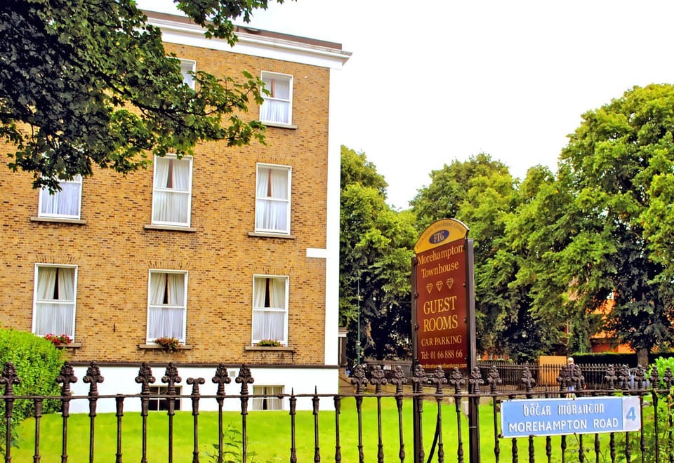 Facade/entrance, Logo/Certificate/Sign