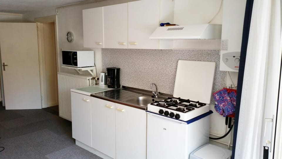 Kitchen or kitchenette, Area and facilities