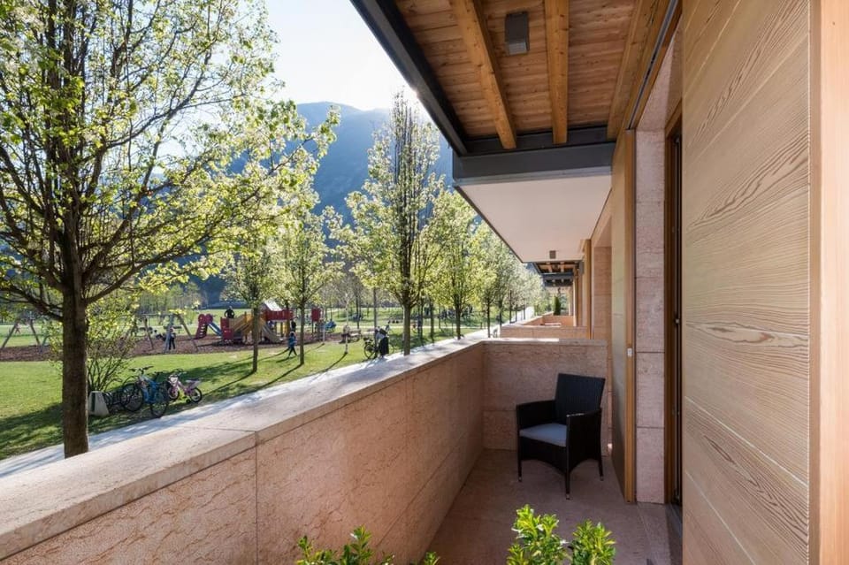 Spring, View (from property/room), Balcony/Terrace, Garden view