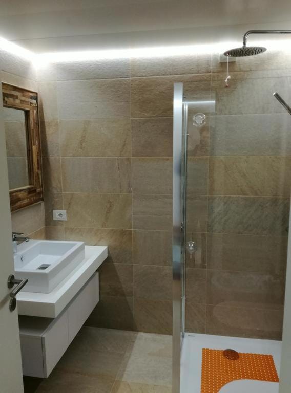 Shower, Bathroom