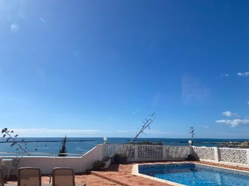 Pool view, Sea view
