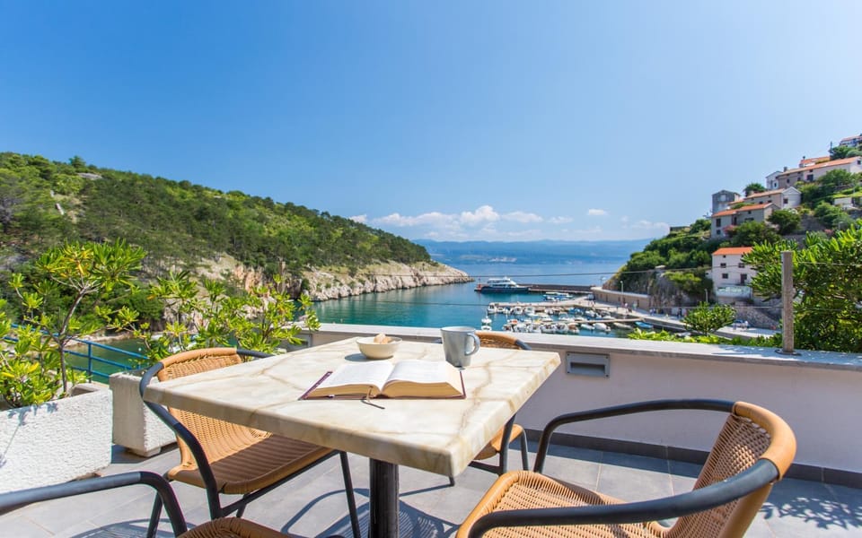 Seafront Apartment With Amazing Seaview Apartment in Primorje-Gorski Kotar County