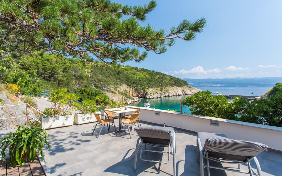 Seafront Apartment With Amazing Seaview Apartment in Primorje-Gorski Kotar County