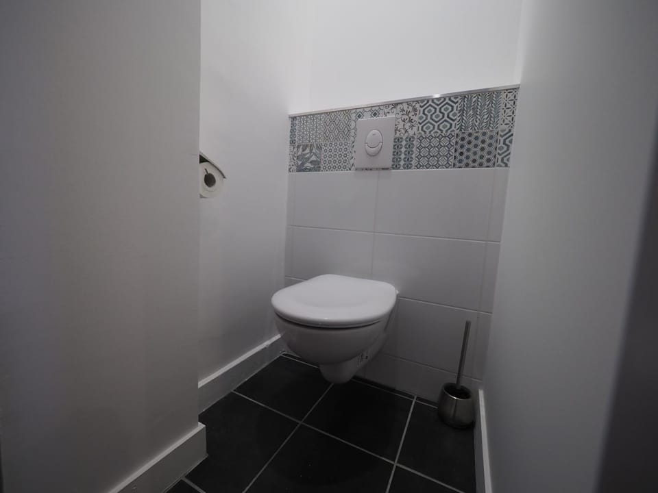 Photo of the whole room, Decorative detail