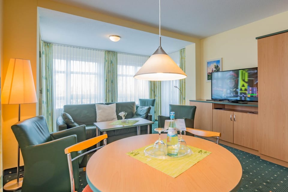 Photo of the whole room, Dining area