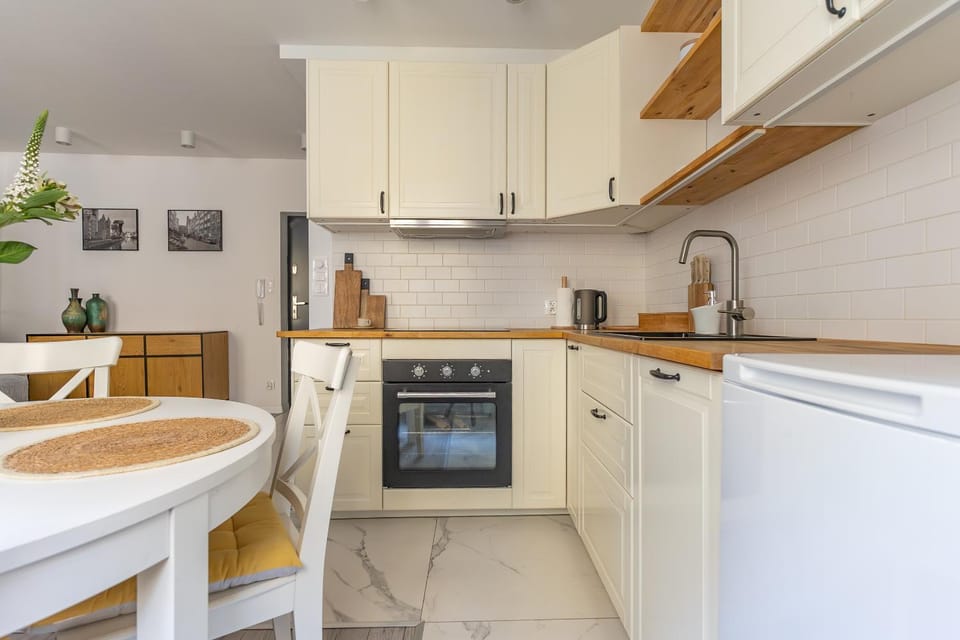 Coffee/tea facilities, Kitchen or kitchenette, Dining area, dishwasher, minibar, oven, pet friendly, stove, toaster