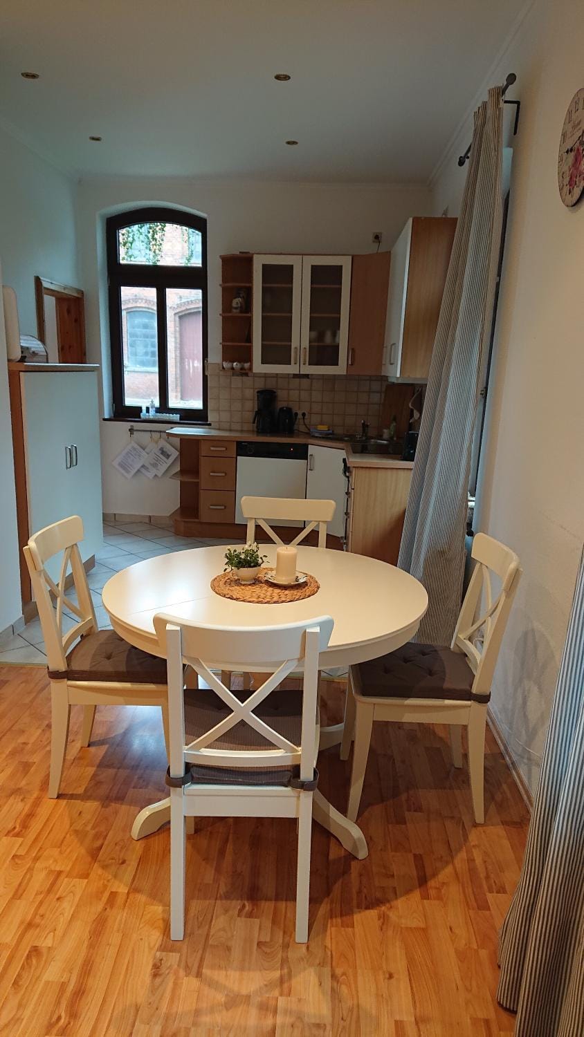 Kitchen or kitchenette, Seating area, Dining area
