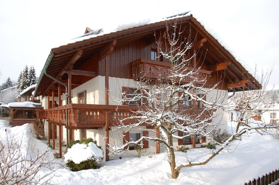 Facade/entrance, Winter