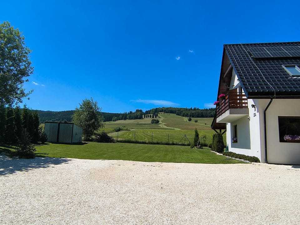 Property building, Spring, Day, Natural landscape, Mountain view