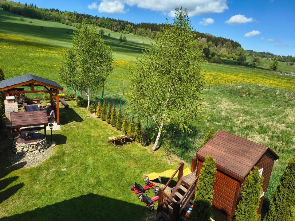 Spring, Day, Natural landscape, Garden, Evening entertainment, Mountain view