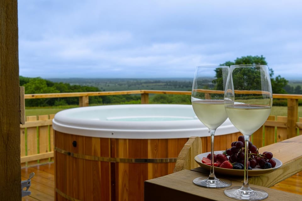 Coldharbour Cottage with Hot Tub Apartment in Rother District